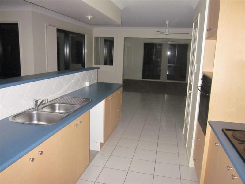 7 Savill Ct, Forest Lake QLD 4078