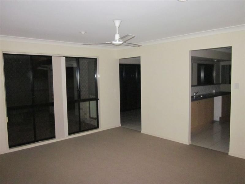 7 Savill Ct, Forest Lake QLD 4078