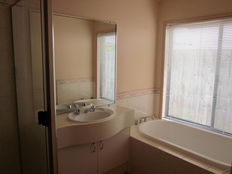 5 Mustique Crt, Burleigh Waters QLD 4220