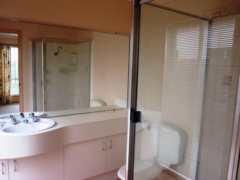 5 Mustique Crt, Burleigh Waters QLD 4220