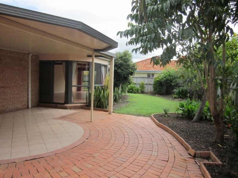 5 Mustique Crt, Burleigh Waters QLD 4220