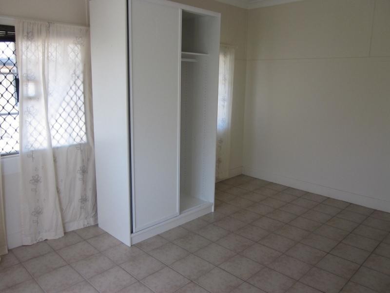 2/146 Frank St, Labrador QLD 4215