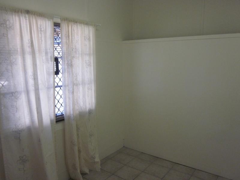 2/146 Frank St, Labrador QLD 4215