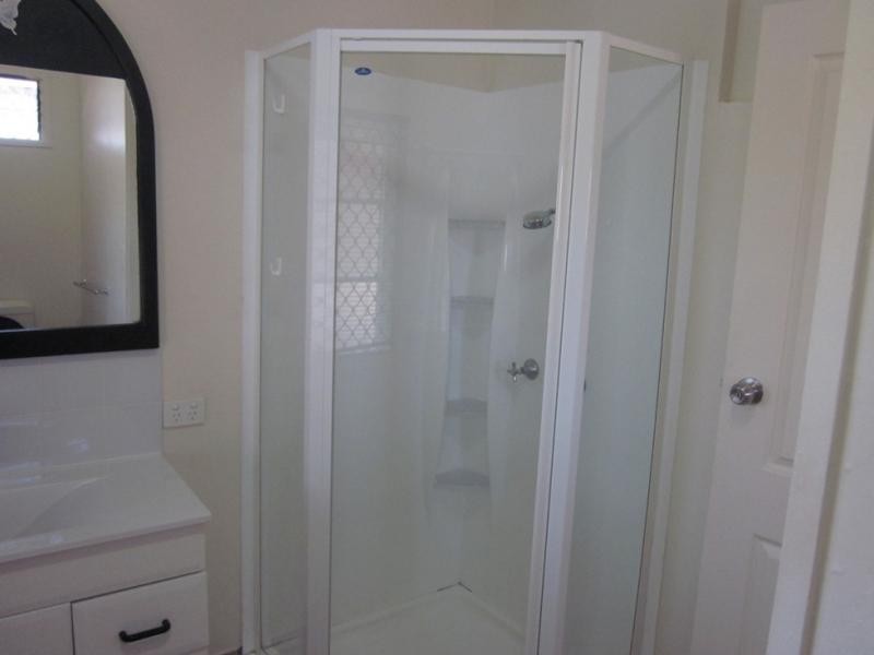 2/146 Frank St, Labrador QLD 4215