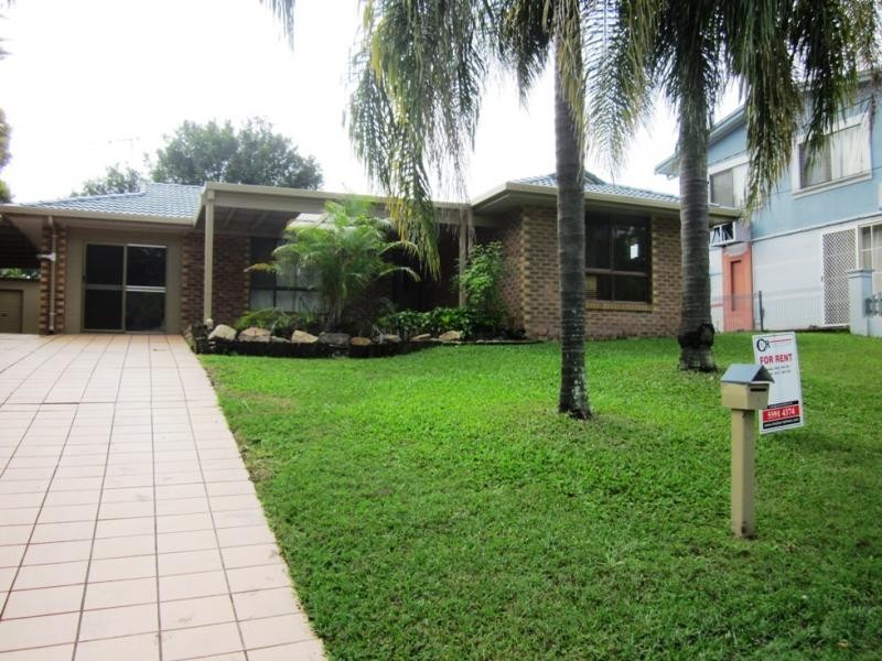 Woomera Cres, Southport QLD 4215