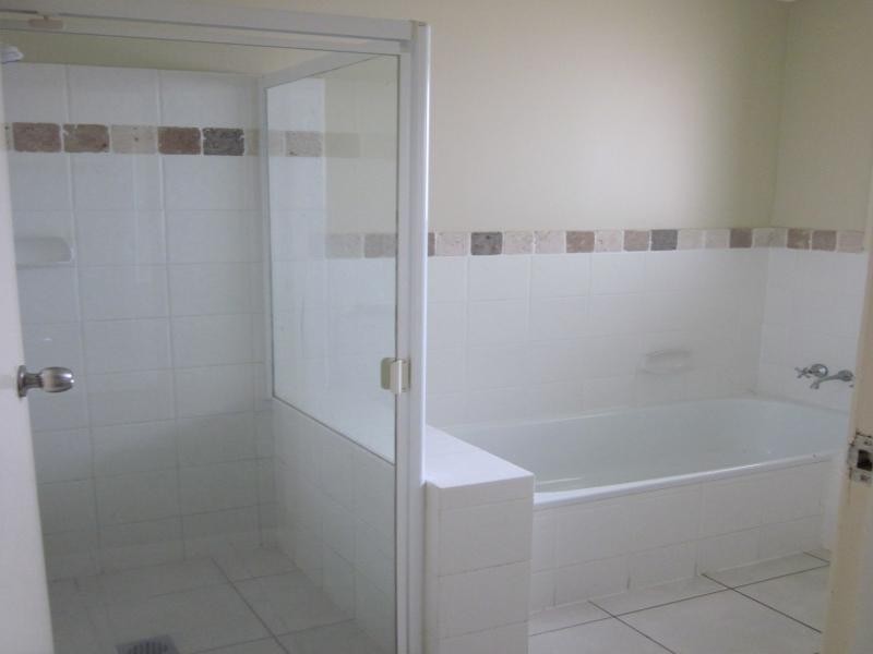 Woomera Cres, Southport QLD 4215