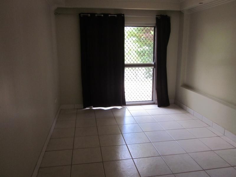 Woomera Cres, Southport QLD 4215
