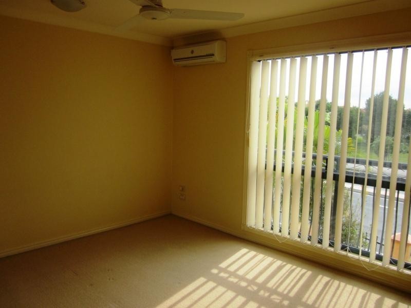 206 Cheltenham Dr, Robina QLD 4226