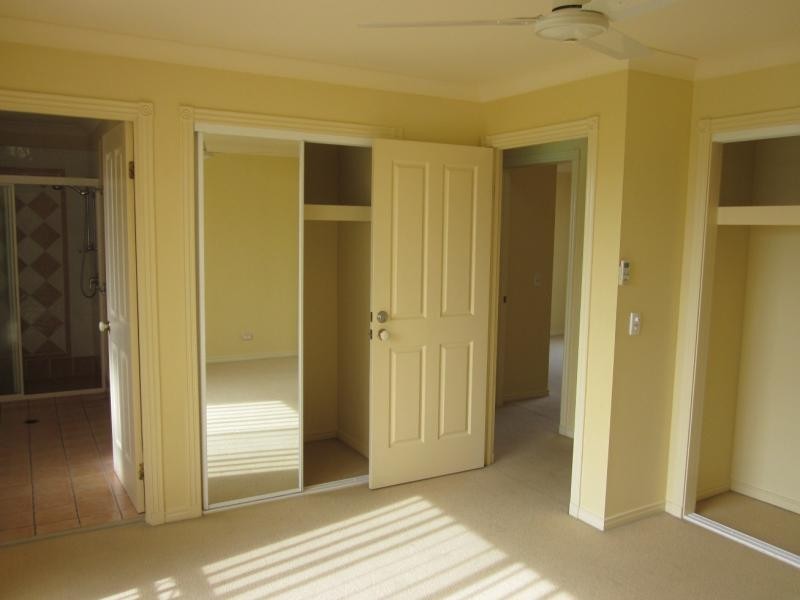 206 Cheltenham Dr, Robina QLD 4226