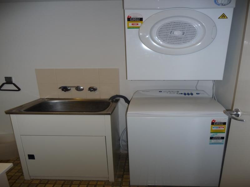 114 Marine Pde, Southport QLD 4215