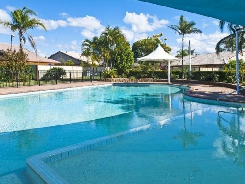 128 Benowa Rd, Southport QLD 4215