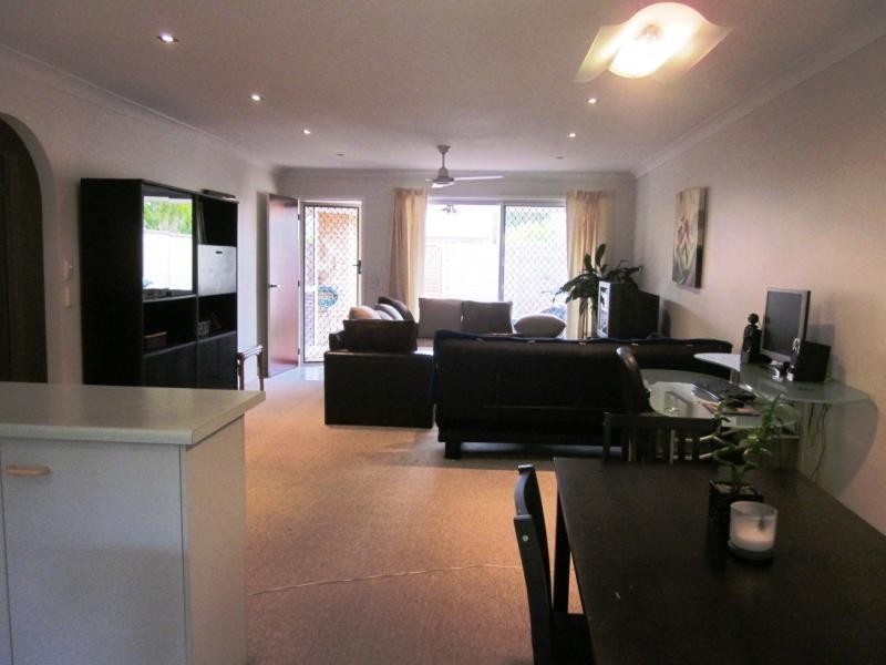 128 Benowa Rd, Southport QLD 4215