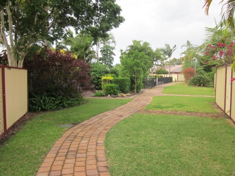 128 Benowa Rd, Southport QLD 4215