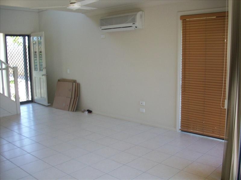 2/144 Johnston St, Southport QLD 4215