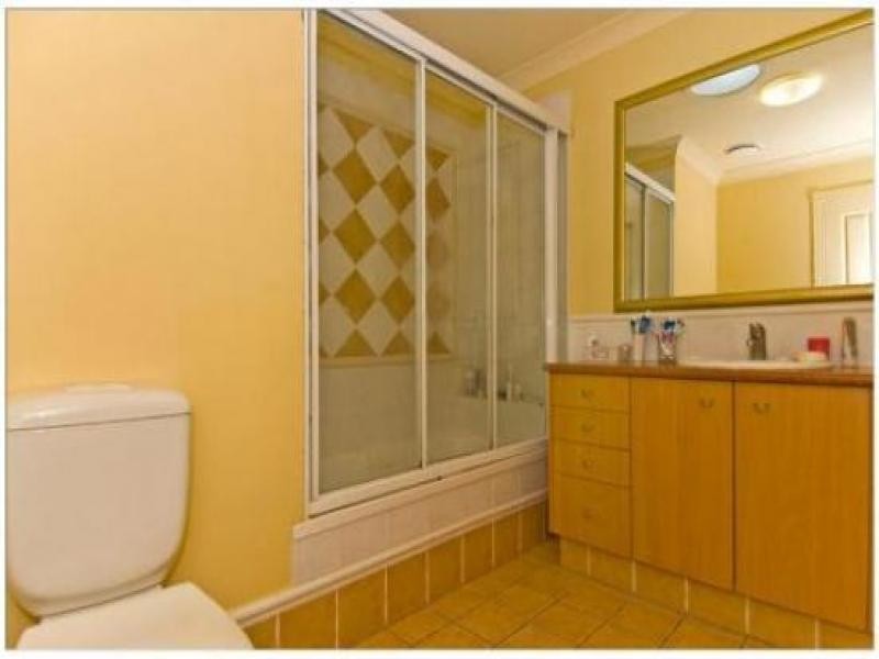 206 Cheltenham Dr, Robina QLD 4226