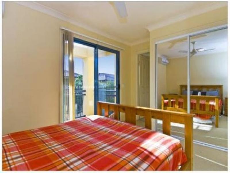 206 Cheltenham Dr, Robina QLD 4226