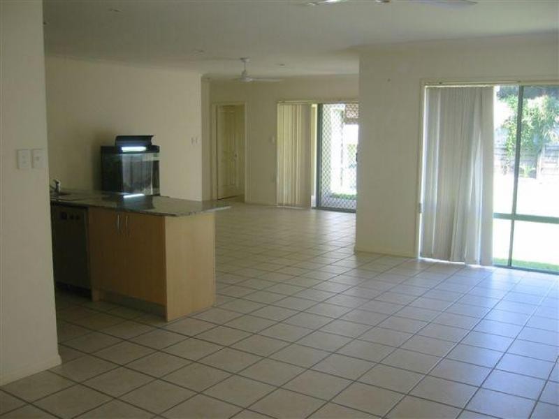 4 Devco Place, Benowa QLD 4217