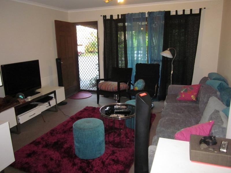 11 Hoya Crt, Labrador QLD 4215