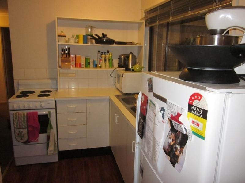 11 Hoya Crt, Labrador QLD 4215