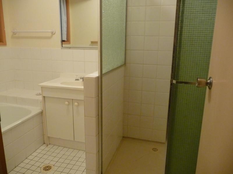 11 Hoya Crt, Labrador QLD 4215