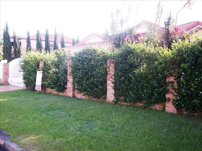 51 Edinburgh Rd, Benowa Waters QLD 4217