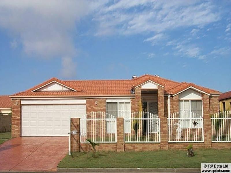 51 Edinburgh Rd, Benowa Waters QLD 4217