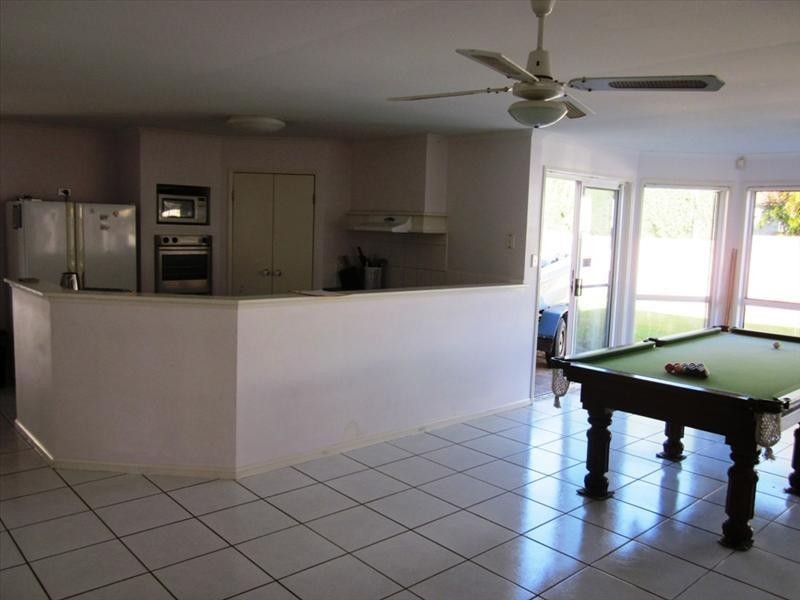 51 Edinburgh Rd, Benowa Waters QLD 4217