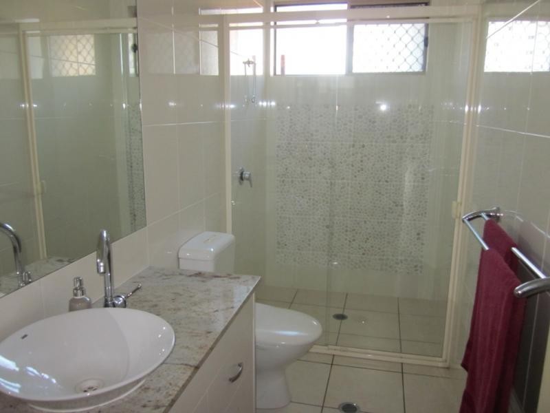 52 Bayview St, Runaway Bay QLD 4216