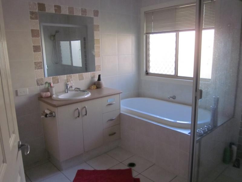 52 Bayview St, Runaway Bay QLD 4216