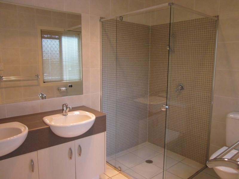52 Bayview St, Runaway Bay QLD 4216