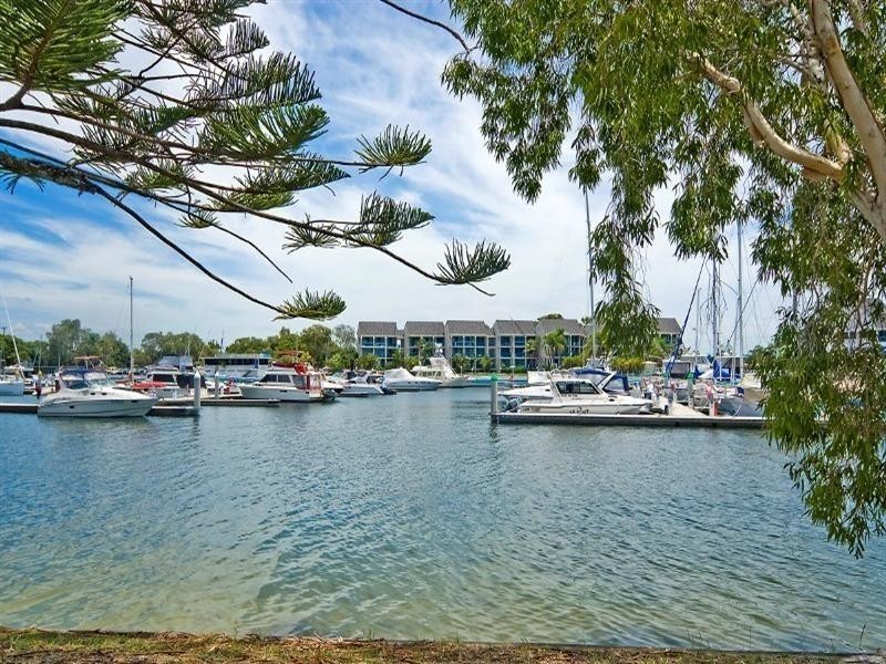 34/3 Marina Cres, Runaway Bay QLD 4216