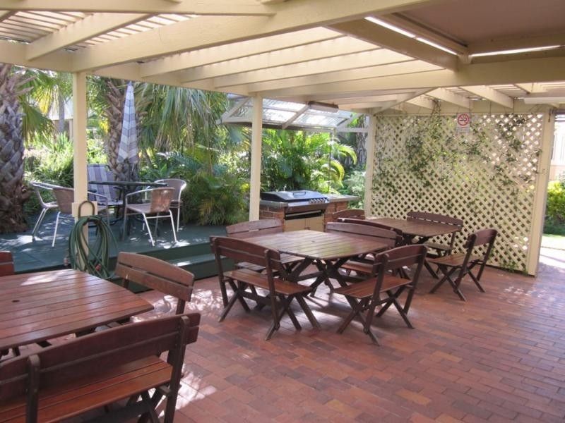 34/3 Marina Cres, Runaway Bay QLD 4216