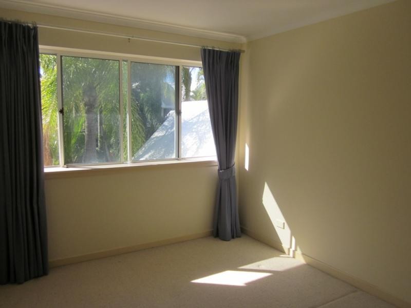34/3 Marina Cres, Runaway Bay QLD 4216