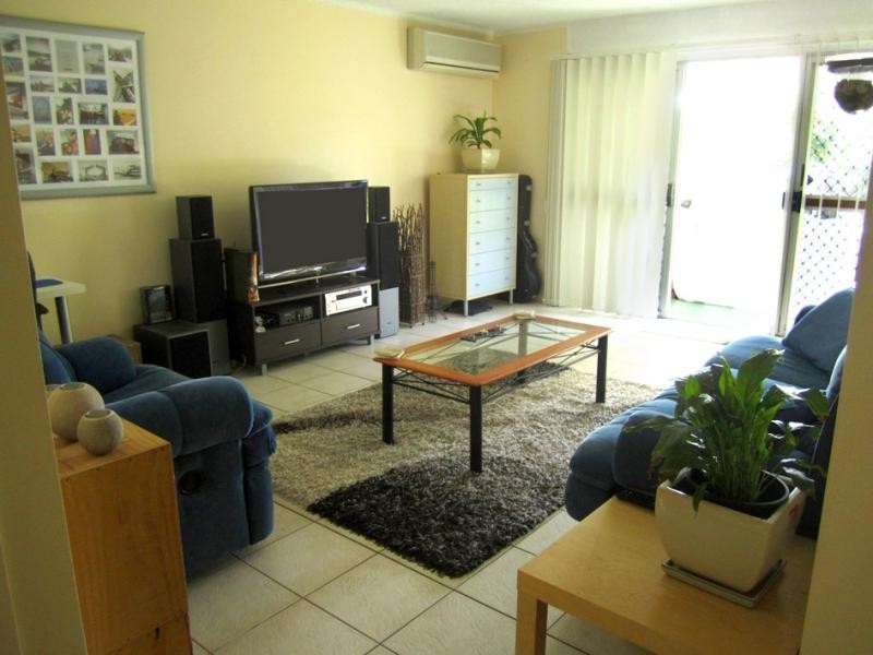 2/15 Sonia St, Mermaid Waters QLD 4218