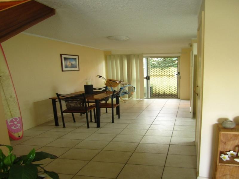 2/15 Sonia St, Mermaid Waters QLD 4218