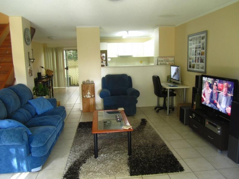 2/15 Sonia St, Mermaid Waters QLD 4218