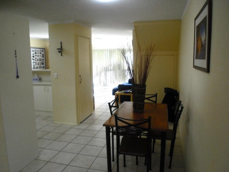 2/15 Sonia St, Mermaid Waters QLD 4218