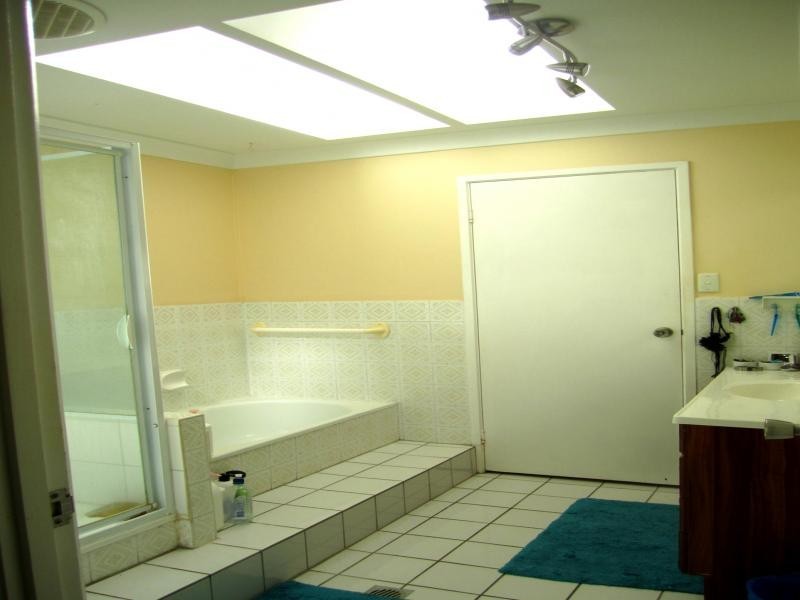 2/15 Sonia St, Mermaid Waters QLD 4218