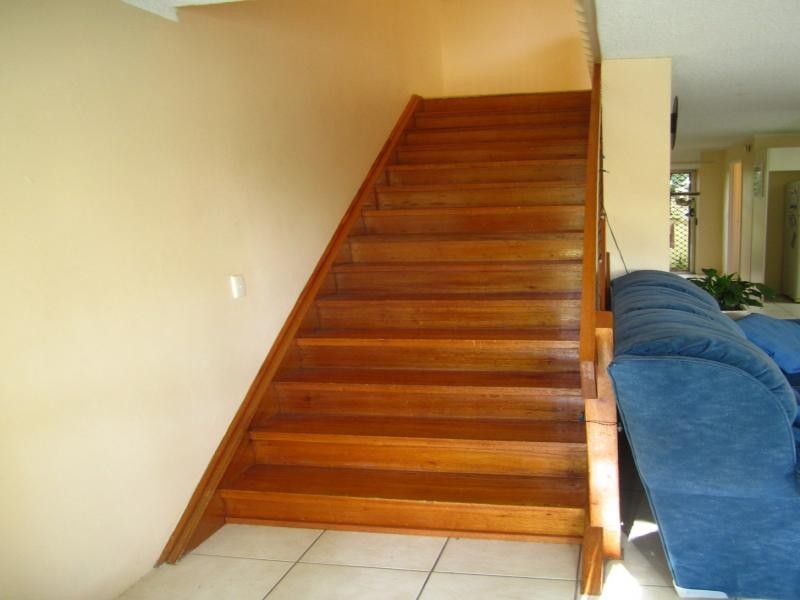 2/15 Sonia St, Mermaid Waters QLD 4218