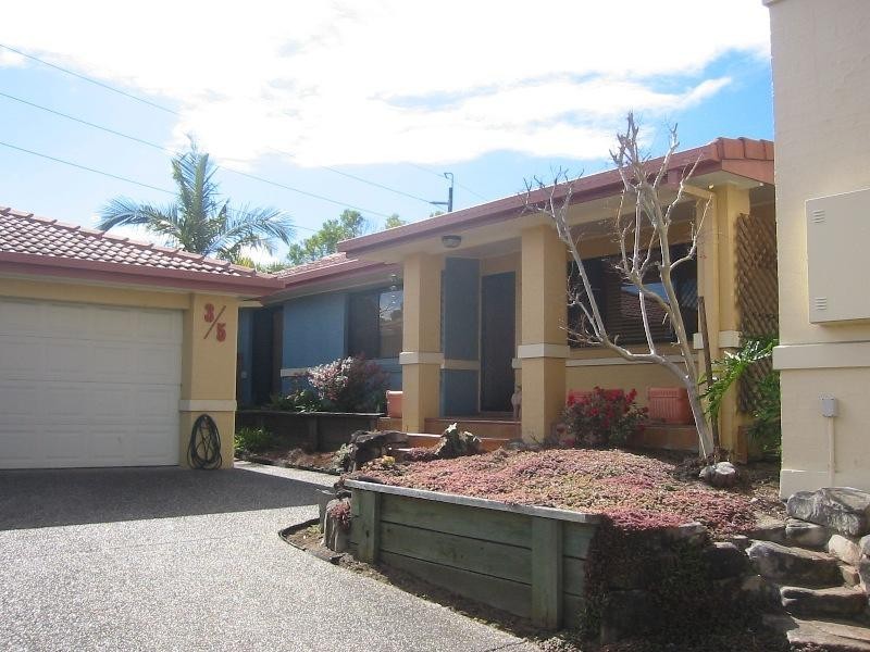3/5 Brittany Crt, Ashmore QLD 4214