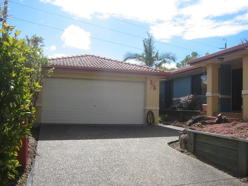 3/5 Brittany Crt, Ashmore QLD 4214