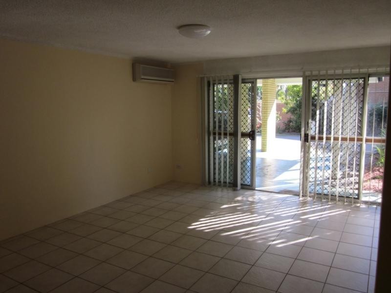 2/15 Sonia St, Mermaid Waters QLD 4218