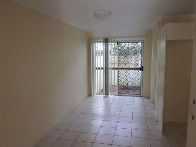 2/15 Sonia St, Mermaid Waters QLD 4218