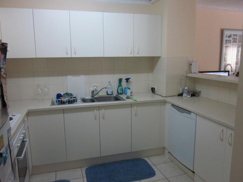 2/15 Sonia St, Mermaid Waters QLD 4218