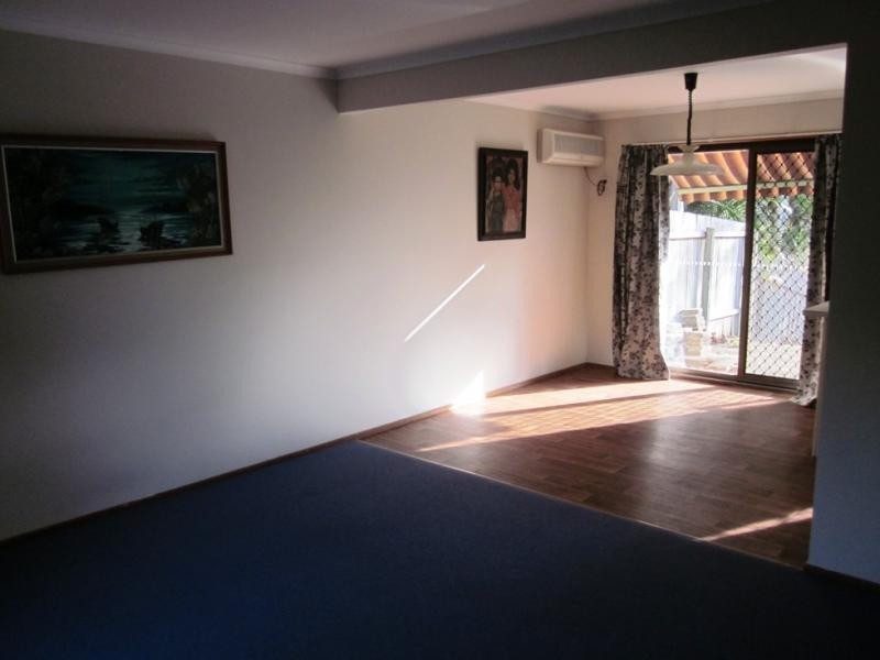 2/33 Corunna Cres, Ashmore QLD 4214