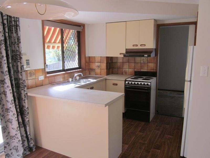 2/33 Corunna Cres, Ashmore QLD 4214