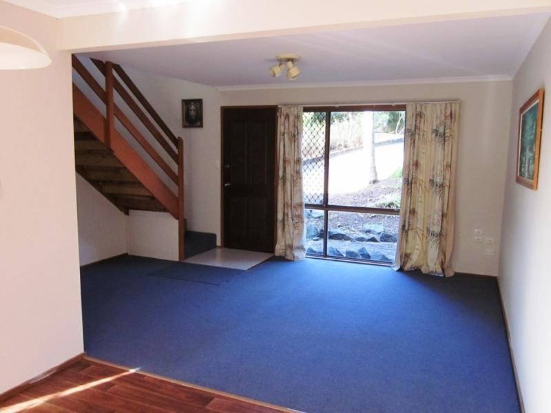 2/33 Corunna Cres, Ashmore QLD 4214