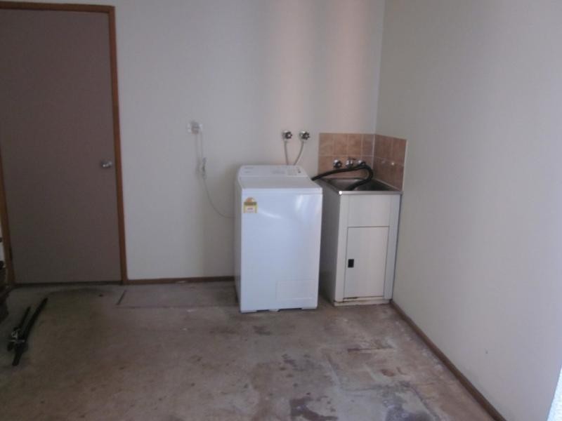 2/33 Corunna Cres, Ashmore QLD 4214