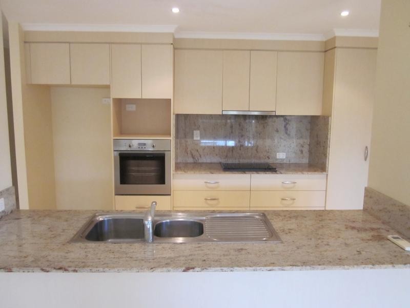 52 Bayview St, Runaway Bay QLD 4216