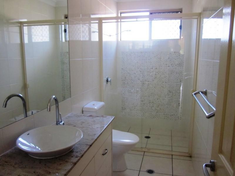 52 Bayview St, Runaway Bay QLD 4216